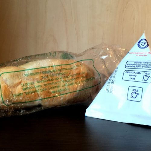 Cornul MUCEGĂIT a fost adus de ACASĂ.	Produsele de panificație distribuite prin programul ”Cornul și laptele” sunt conforme în Maramureș