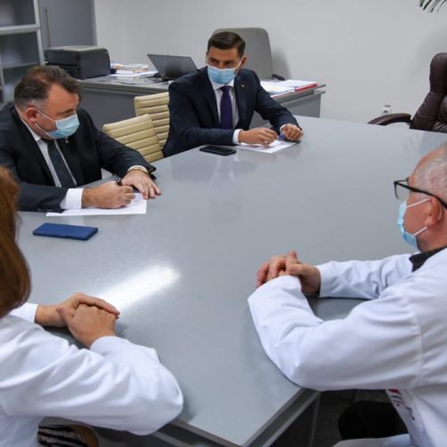 Ministrul Sănătății a analizat serviciile medicale destinate SARS-CoV 2 din Maramureș. Nelu Tătaru a vizitat Spitalul Judeţean de Urgenţă din Baia Mare