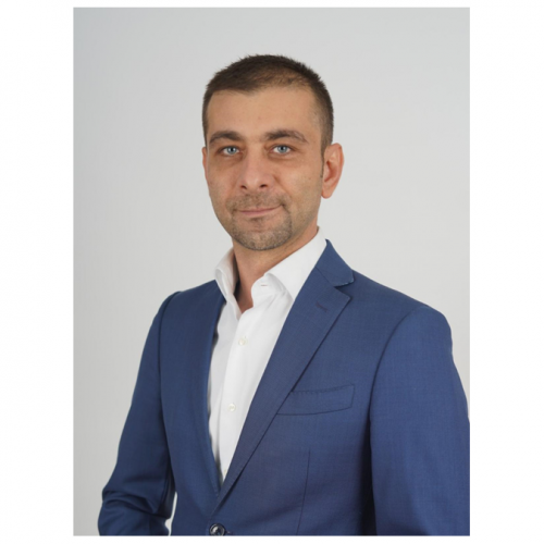 Gabriel Zetea, deputat PSD: “Dacă prim-ministrul vine cu propunerile de miniștri prin care se schimbă structura politică a guvernului și propunerea NU primește votul de încredere al Parlamentului, CADE Guvernul!”