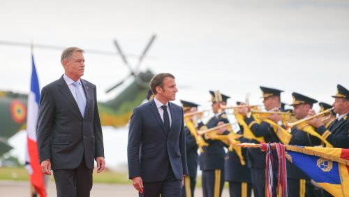 Președintele Iohannis: “I-am mulțumit Președintelui Macron pentru prezența militarilor francezi în țara noastră”