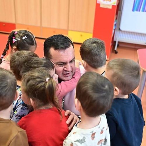 Cătălin Cherecheș: “Școlile Dimitrie Cantemir și Alexandru Ivasiuc rămân așa cum sunt, nici o grădiniță nu trece în subordinea altei școli, Colegiul tehnic C.D. Nenițescu rămâne unde e”