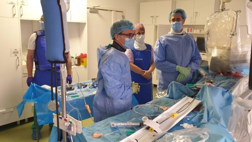 Trei cazuri de patologie aortică abdominală complexă, cu risc vital, rezolvate endovascular cu succes la SJU Baia Mare