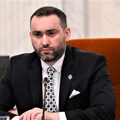 Cristian Niculescu-Țâgârlaș, proiect de lege care permite ANGAJAREA MEDICILOR FĂRĂ REZIDENȚIAT în cabinetele de medicină școlară