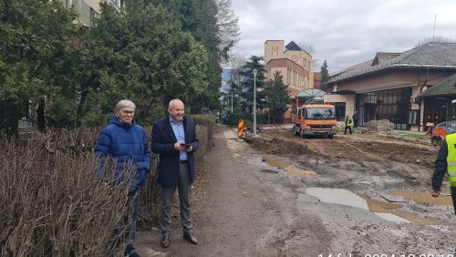 Băimărenii cer, Doru Dăncuș și funcționarii publici dedicați din Primăria Baia Mare, fac! Am dat startul lucrărilor de reabilitare a infrastructurii rutiere în cartierul Săsar!