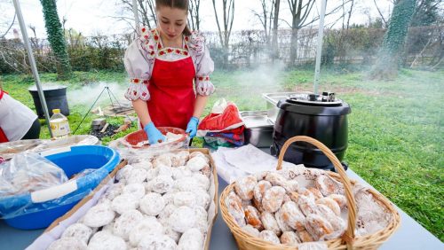 Gustări în Maramureș din Țara Chioarului. Experiență culinară de neuitat în Satul de pe Dealul Florilor