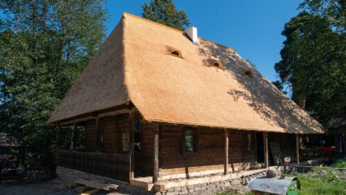 Protejarea patrimoniului cultural maramureșean, o prioritate pentru Ionel Bogdan, președintele Consiliului Județean Maramureș: se lucrează intens pentru reabilitarea a 12 case tradiționale din patrimoniul vernacular al satului Breb