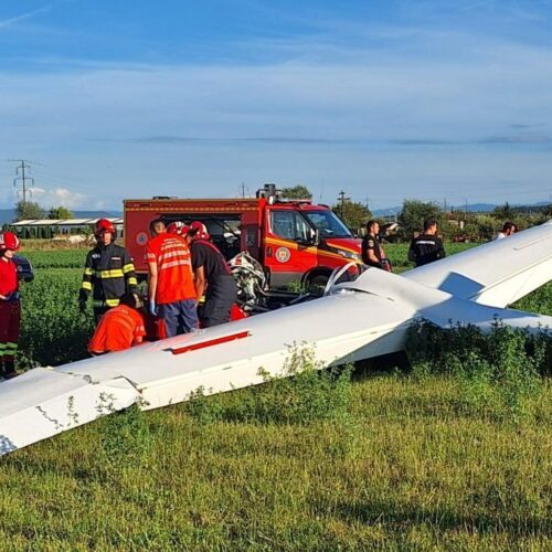 ATERIZARE FORȚATĂ cu planorul într-un lan de lucernă a unui pilot de 21 de ani