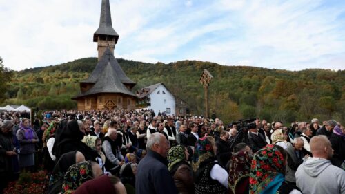 Ionel Bogdan: ALĂTURI de sute de credincioși am rostit RUGĂCIUNI pentru binecuvântare și sănătate, la Hramul Mănăstirii ”Sfânta Parascheva” din Strâmtura