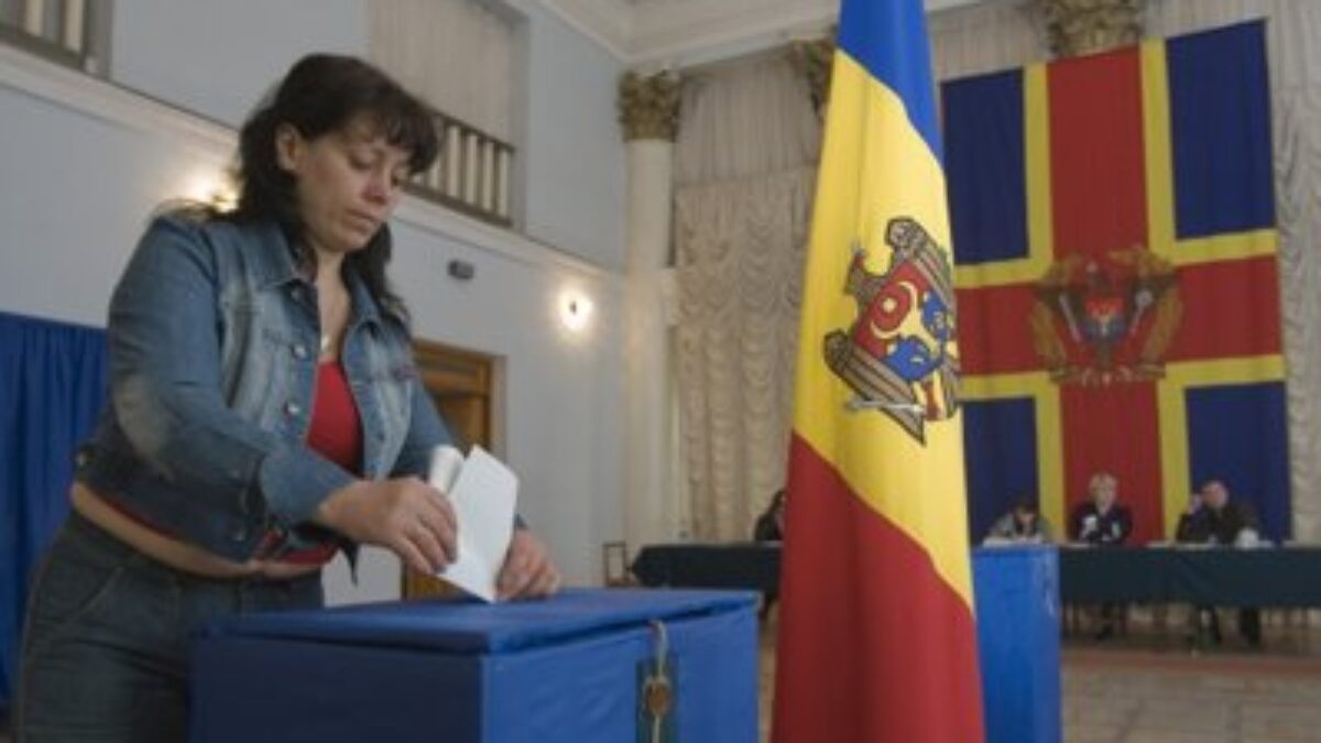 ȘOC! în Republica Moldova: DOI se BAT și Putin câștigă? PARȚIALE : “NU”: 51.46% la Referendumul pro-UE! Maia Sandu CONDUCE detașat dar va fi TURUL II la PREZIDENȚIALE