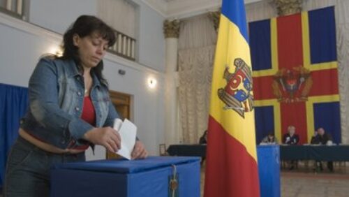 ȘOC! în Republica Moldova: DOI se BAT și Putin câștigă? PARȚIALE : “NU”: 51.46% la Referendumul pro-UE! Maia Sandu CONDUCE detașat dar va fi TURUL II la PREZIDENȚIALE