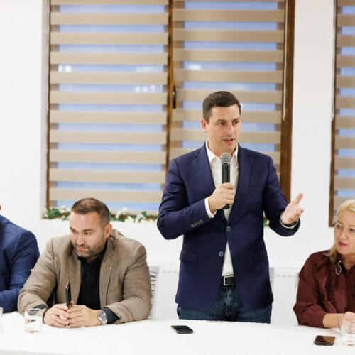 Ionel Bogdan: La întâlnirea regională cu primarii și consilierii locali din Țara Lăpușului, am discutat despre proiectele importante implementate între 2020 și 2024 la nivelul Consiliului Județean Maramureș, proiecte care, odată finalizate, vor îmbunătăți substanțial nivelul de trai al comunităților