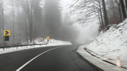 24 de cm de ZĂPADĂ la munte. În MARAMUREȘ vremea va fi astăzi mai caldă decât normalul termic al perioadei. Local ceață, cer înnorat