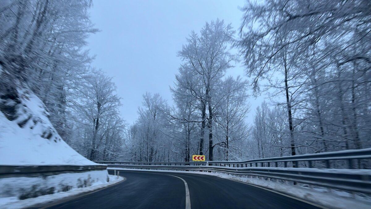 Maramureș – Temperaturi scăzute, zăpadă la munte și condiții de drum dificil