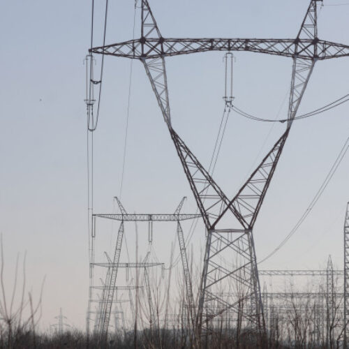 Cât vor plăti românii pentru gaze și energie electrică de la 1 aprilie. Trei scenarii posibile