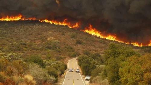 Incendii devastatoare în California. Cinci persoane au murit. Mii de hectare afectate de flăcări