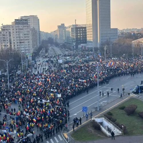 Câți oameni au fost în București la mitingul AUR, cel mai mare după manifestațiile împotriva OUG 13 