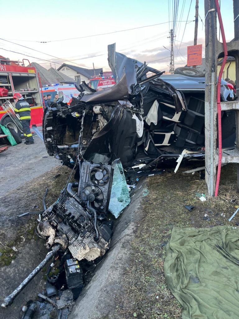 4c5edb93-9a67-4e3b-94dd-e598db6850a0-768x1024 ACCIDENT RUTIER. O persoană rǎmasǎ încarcerată