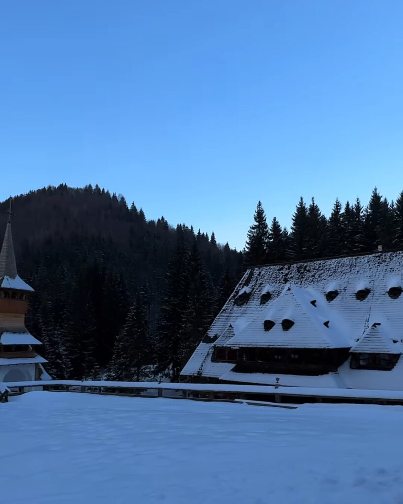 IMG_6317-818x1024 Mănăstirea Budești este una dintre comorile ascunse ale Maramureșului - Să cunoaștem Maramureșul (22)