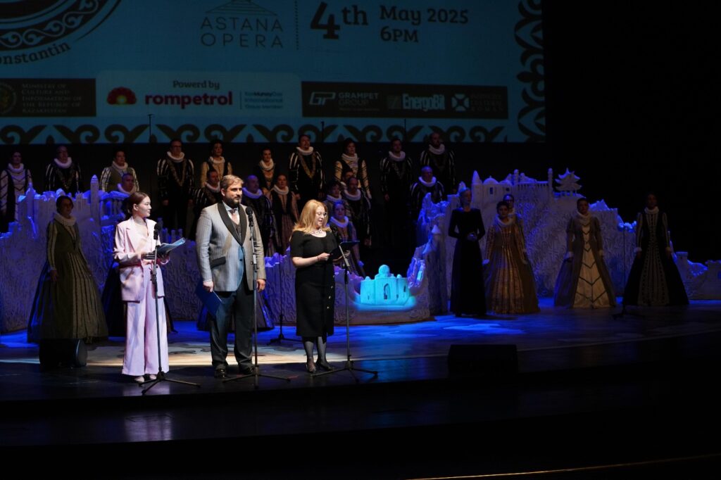 3.-Emil-Pantelimon-E.S.-Madalina-Lupu-Corul-Madrigal-Opera-Astana-1024x682 Turneul „Drumul Mătăsii” în Kazahstan la final. Un nou capitol de succes pentru Corul Madrigal