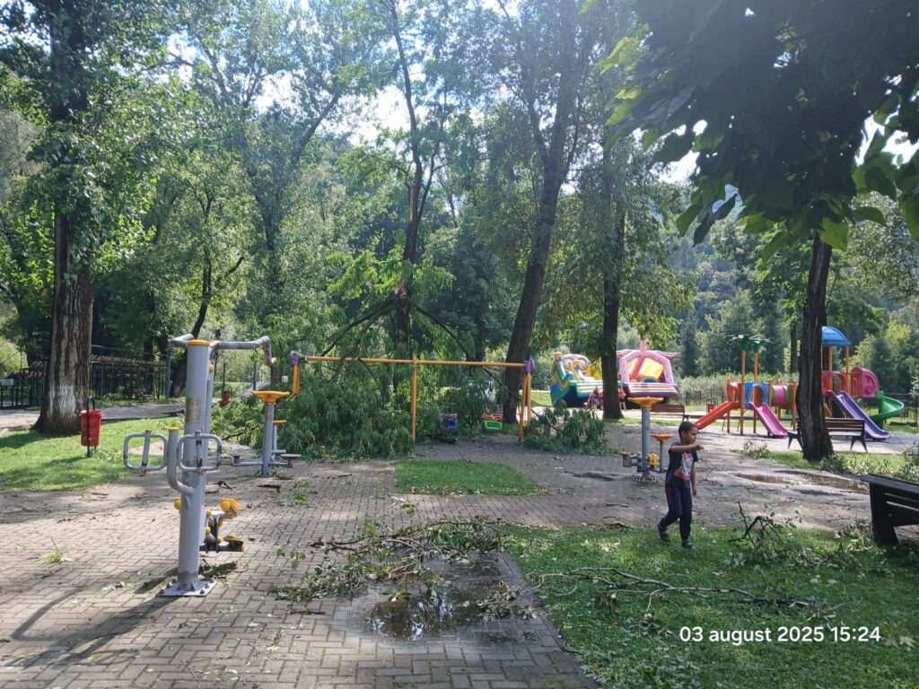 1000144448-1024x768 Maramureș. Rupere de nori la Sighetu Marmației. Autoritățile intervin