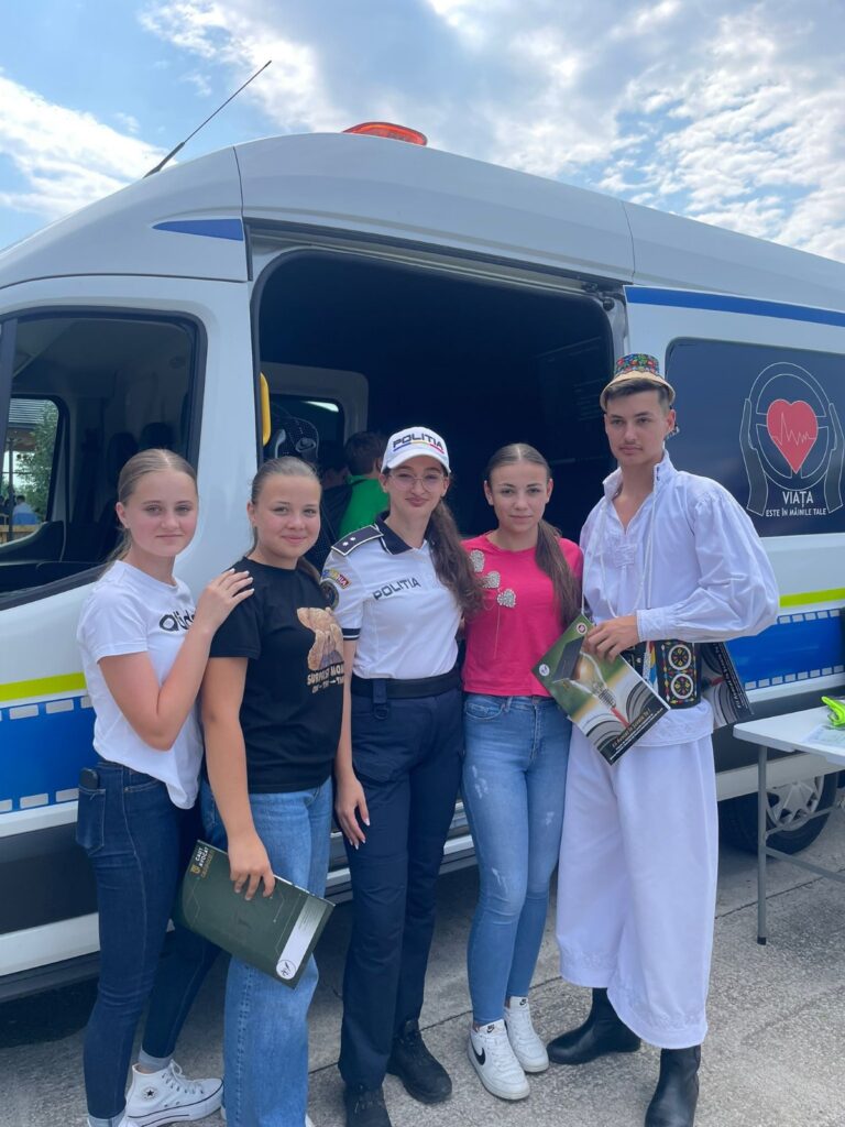 1000144879-768x1024 Peste 300 de copii în Tabăra Juridică de Vară, organizată de Baroul Maramureș, alături de polițiștii maramureșeni