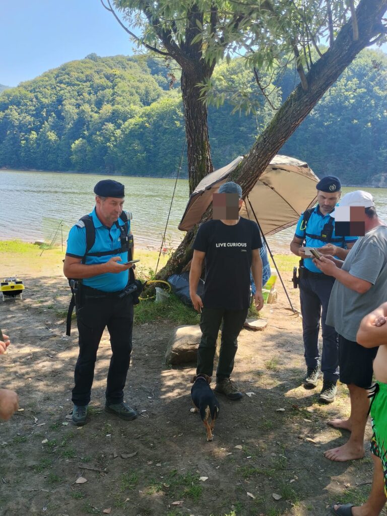 1000146566-768x1024 Amendă pentru foc și pescuit ilegal la Firiza: jandarmii continuă acțiunile de control