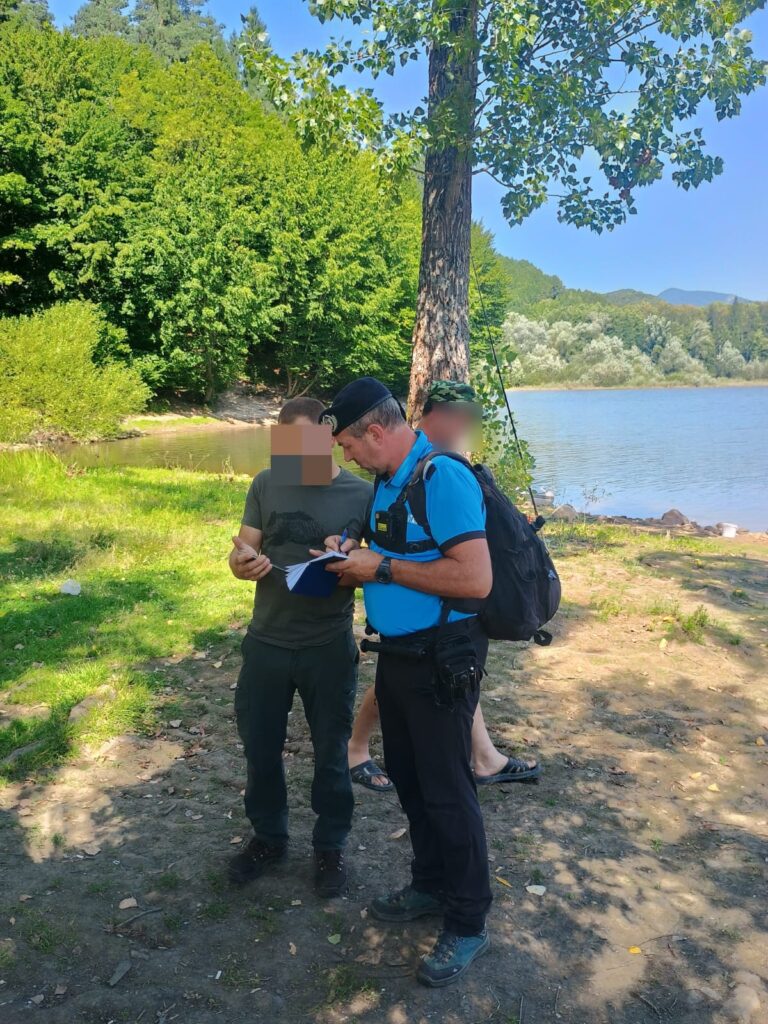 1000146569-768x1024 Amendă pentru foc și pescuit ilegal la Firiza: jandarmii continuă acțiunile de control