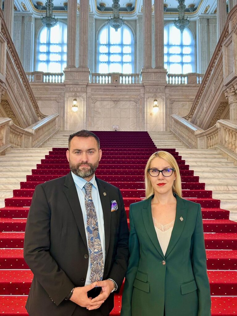 1000157565-768x1024 Echilibru între viața profesională și cea familială: avocații câștigă noi drepturi sociale prin inițiativa senatorilor Cristian Niculescu-Țâgârlaș și Daniel Fenechiu