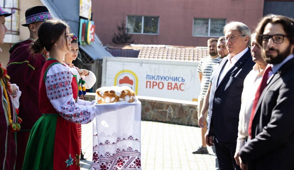 542755401_1582160813191338_3584617265737626432_n-1024x593 Stație nouă de pompieri ultradotată în comuna Mireșu Mare