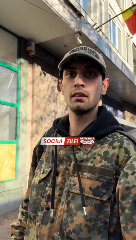 1000174036-436x768 SĂLTAT de poliție după ce l-a ÎMBRÂNCIT și împiedicat pe Detectivul să filmeze cum o copilă, desculță, era obligată de mama sa să cerșească!