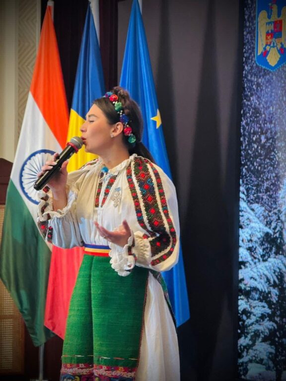 591749773_1164721839178805_9060699786871206905_n-576x768 Ambasada României în India mulțumește senatorului Cristian Niculescu Țâgârlaș și Ansamblului Național Transilvania pentru promovarea culturii române la celebrarea Zilei Naționale, într-un eveniment cu peste 400 de înalți oficiali la New Delhi