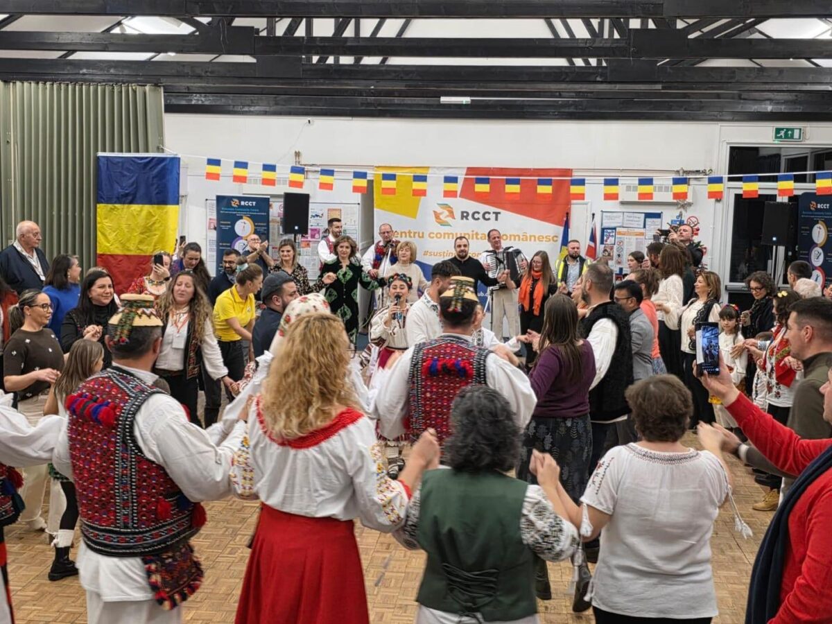 1000178098-1200x900 Maramureșul, sărbătorit la Londra de Ziua Națională: comunitatea românească a vibrat pe ritmuri tradiționale