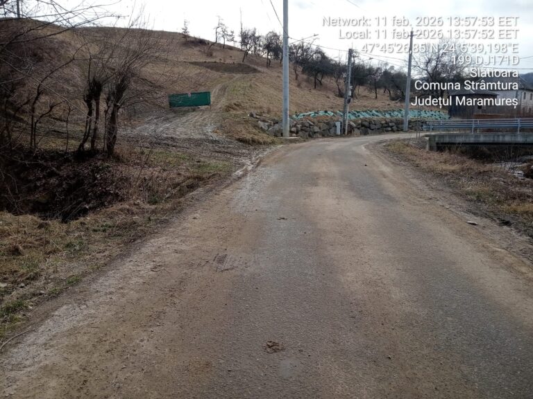 1000196167-768x576 Podeț aproape de prăbușire pe DJ186D, în sat Slătioara, comuna Strâmtura! Autoritățile intervin de urgență!