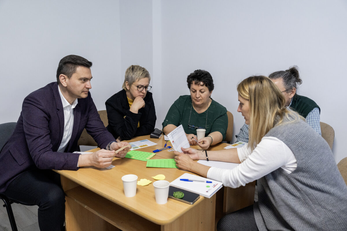 10-1200x800 Accesibilitatea persoanelor cu nevoi variate, abordată prin soluții concrete la cea de-a patra întâlnire a factorilor interesați din județul Maramureș în cadrul proiectului OpenRegioCulture