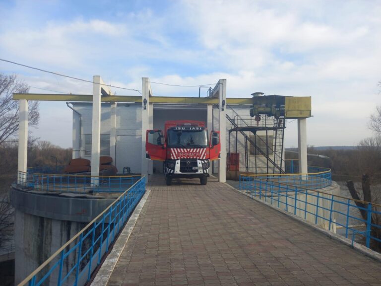 1000204090-768x576 GALERIA FOTO. România trimite noi echipamente în Republica Moldova pentru intervenția la poluarea fluviului Nistru